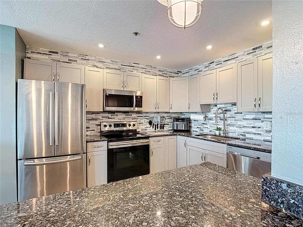 5722 BISCAYNE COURT 304 photo 17