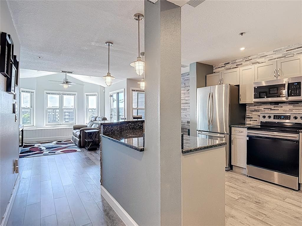 5722 BISCAYNE COURT 304 photo 16
