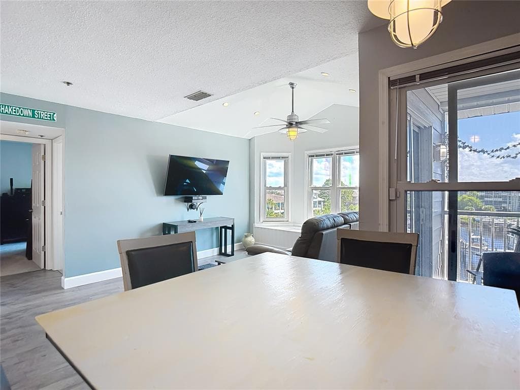 5722 BISCAYNE COURT 304 photo 25