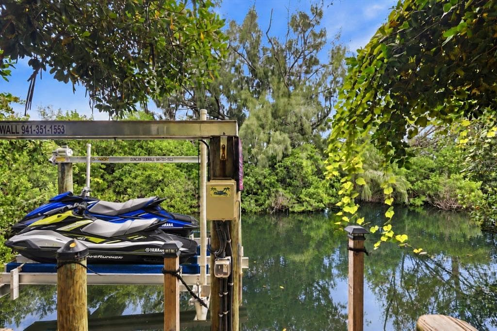 18050 WOODEN SKIFF COURT photo 3
