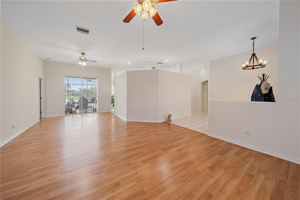19291 PINE GLEN DRIVE photo 11