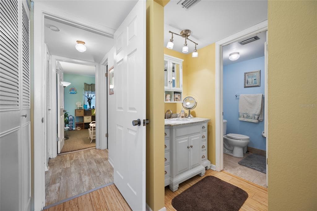 285 107 AVENUE 306 photo 22