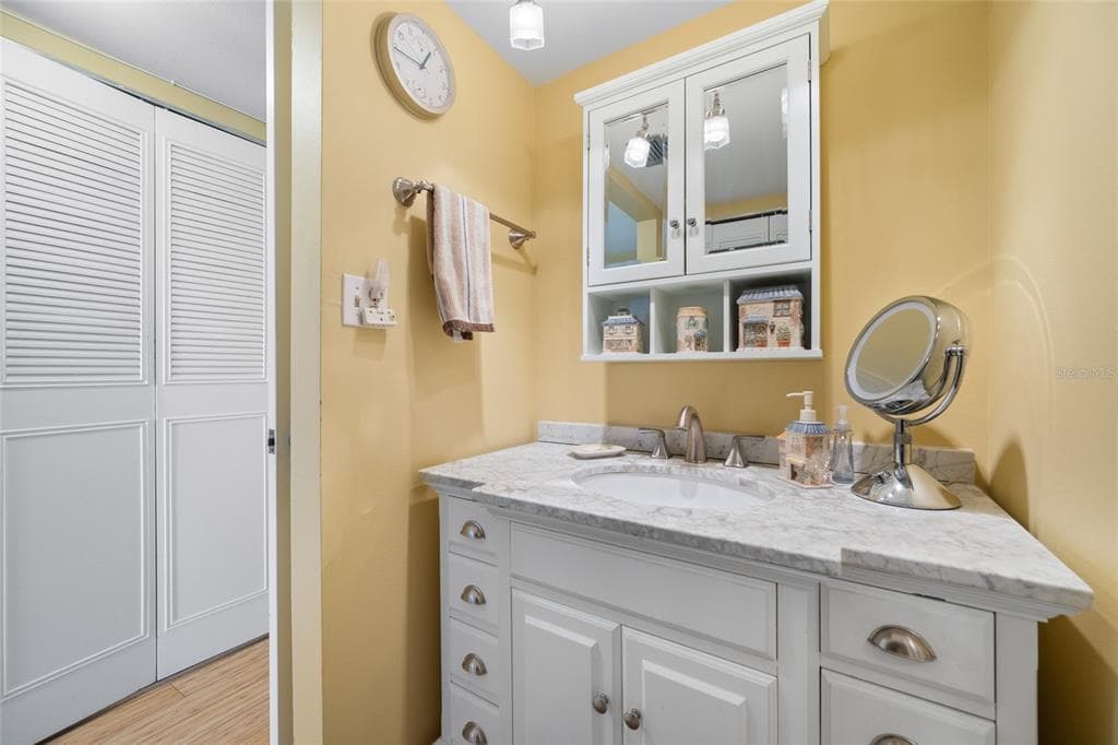 285 107 AVENUE 306 photo 24