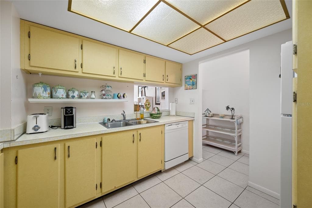 285 107 AVENUE 306 photo 10