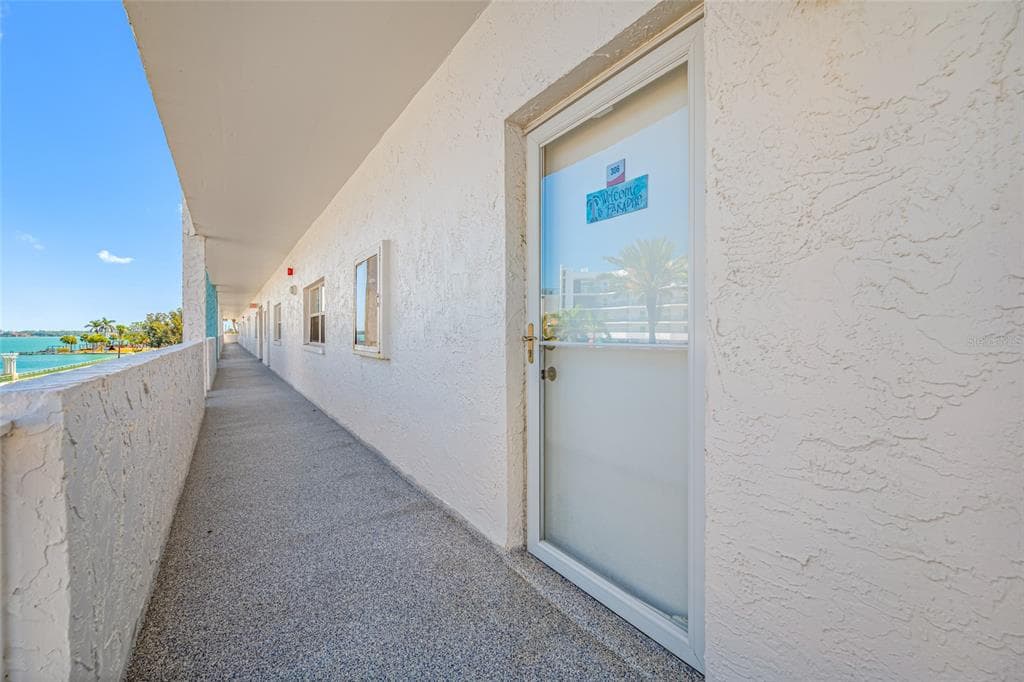 285 107 AVENUE 306 photo 4