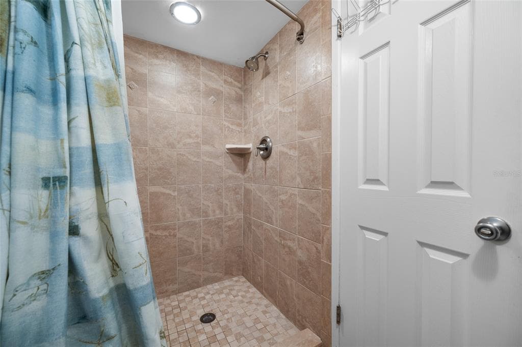285 107 AVENUE 306 photo 25