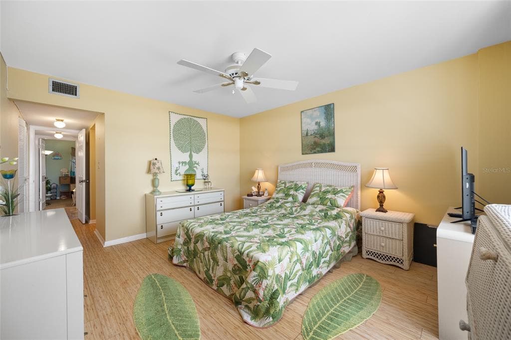 285 107 AVENUE 306 photo 21