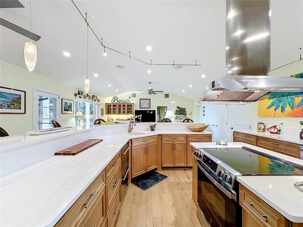 2212 6TH STREET W photo 12