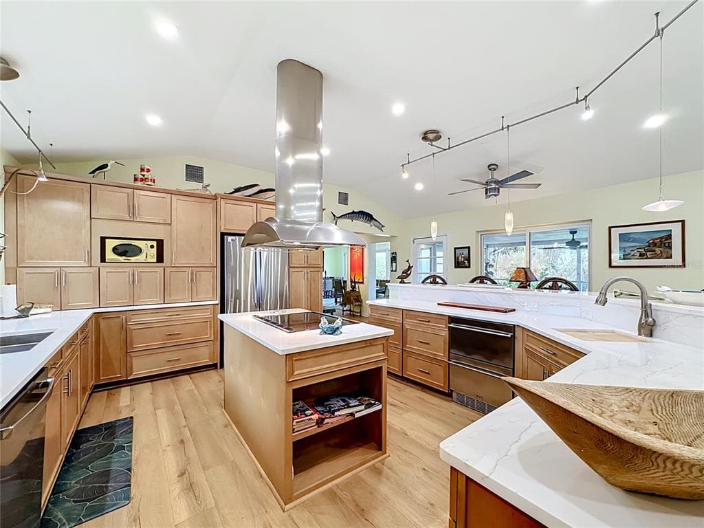 2212 6TH STREET W photo 9