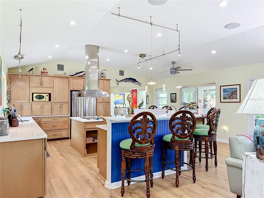 2212 6TH STREET W photo 8