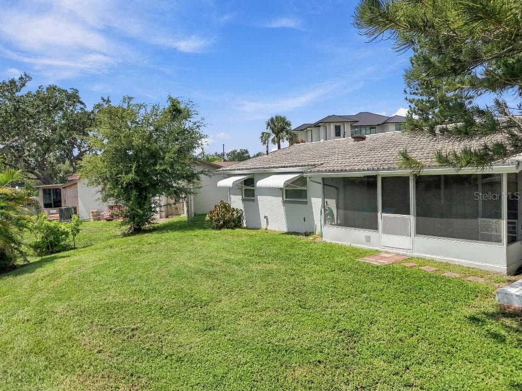 10744 DRUMMOND ROAD photo 7