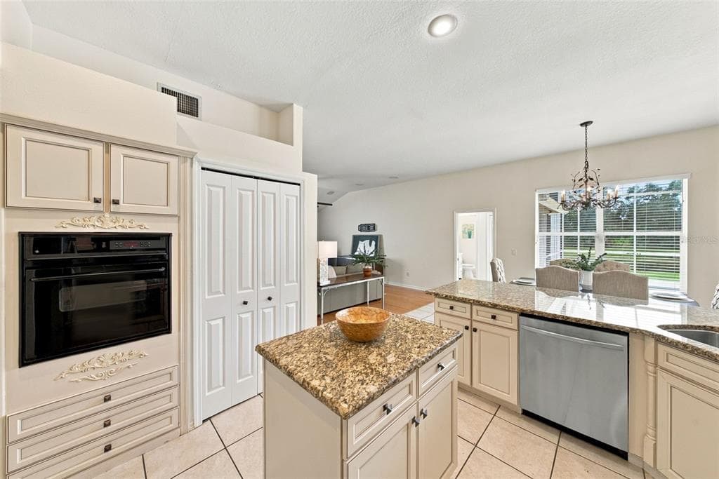 12427 BRISTOL COMMONS CIRCLE photo 16