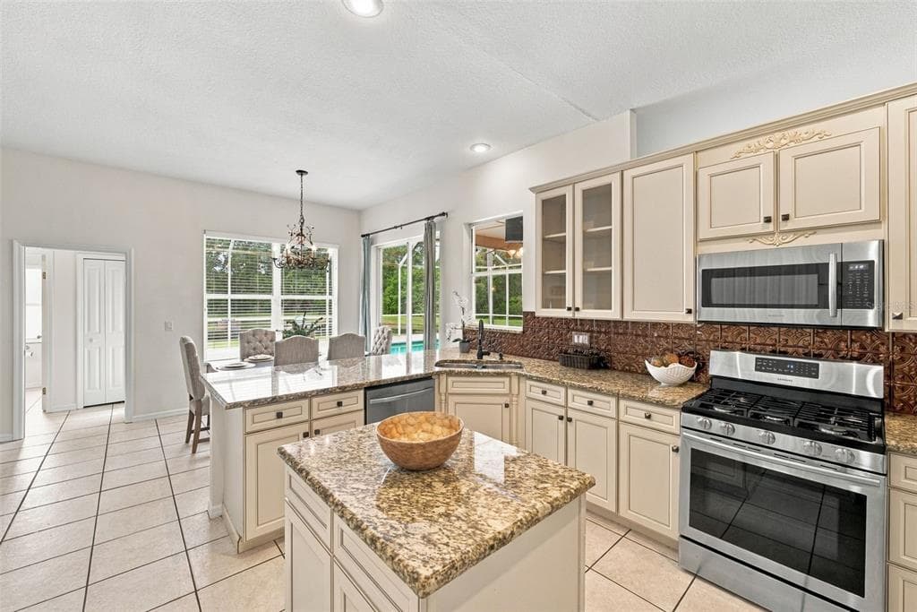 12427 BRISTOL COMMONS CIRCLE photo 3