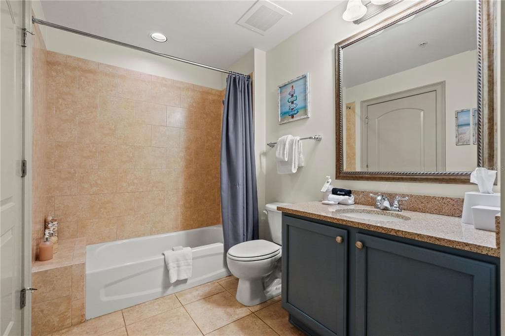 102 YACHT HARBOR DRIVE 478 photo 20