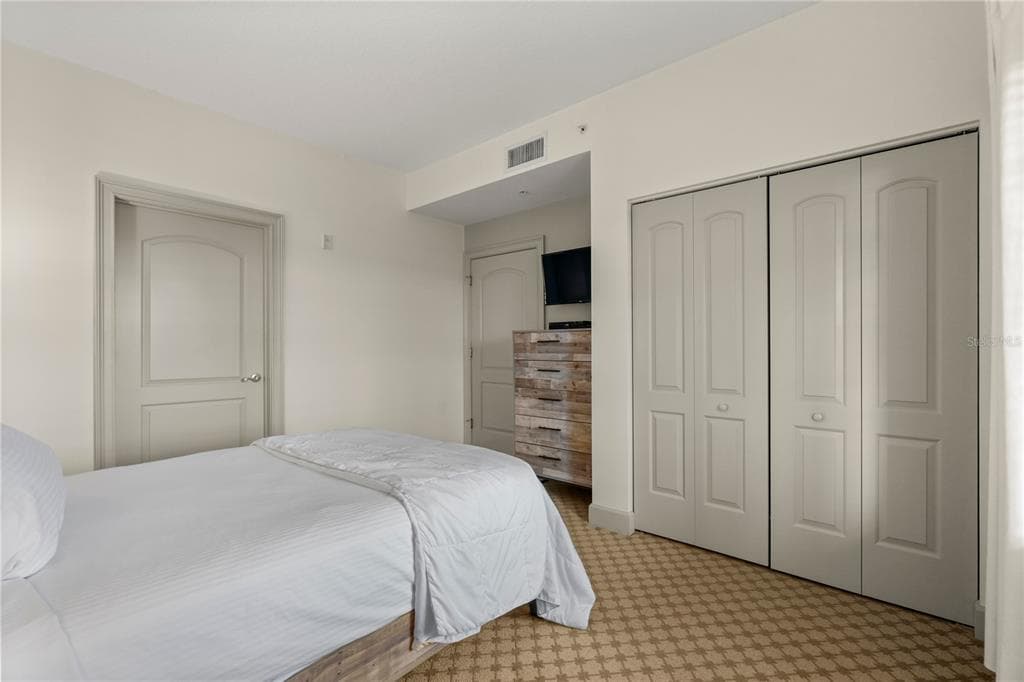 102 YACHT HARBOR DRIVE 478 photo 19