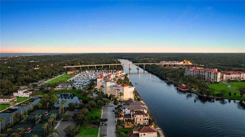 102 YACHT HARBOR DRIVE 478 photo 25