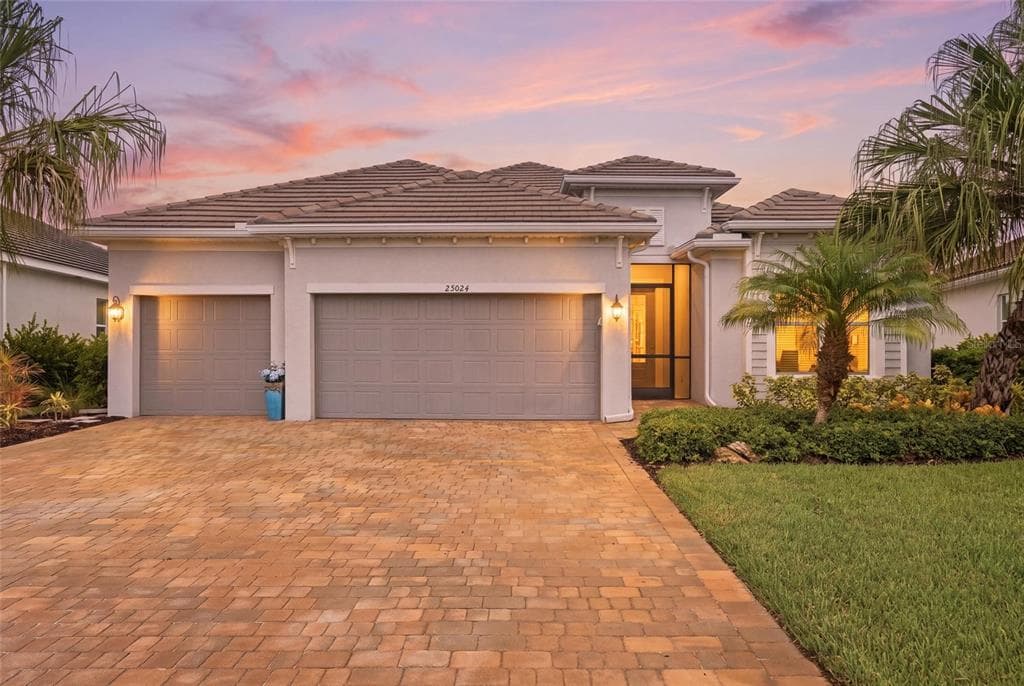 25024 OAK HAMMOCK COURT photo 1