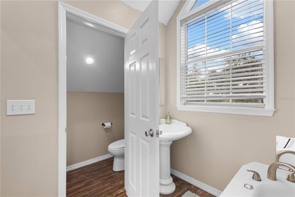 190 SE RIVERSIDE WEST DRIVE photo 20