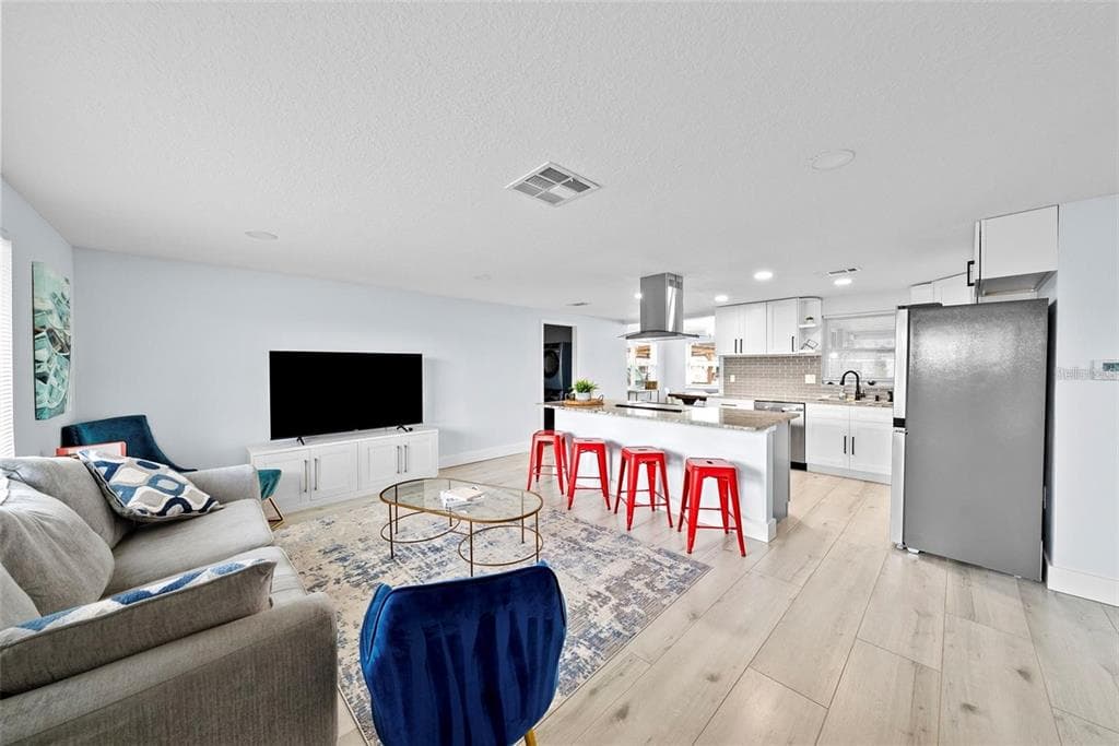 13704 VERONICA DRIVE photo 6