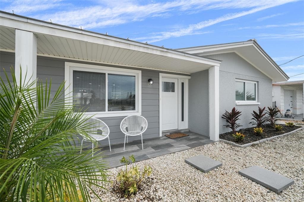 13704 VERONICA DRIVE photo 1