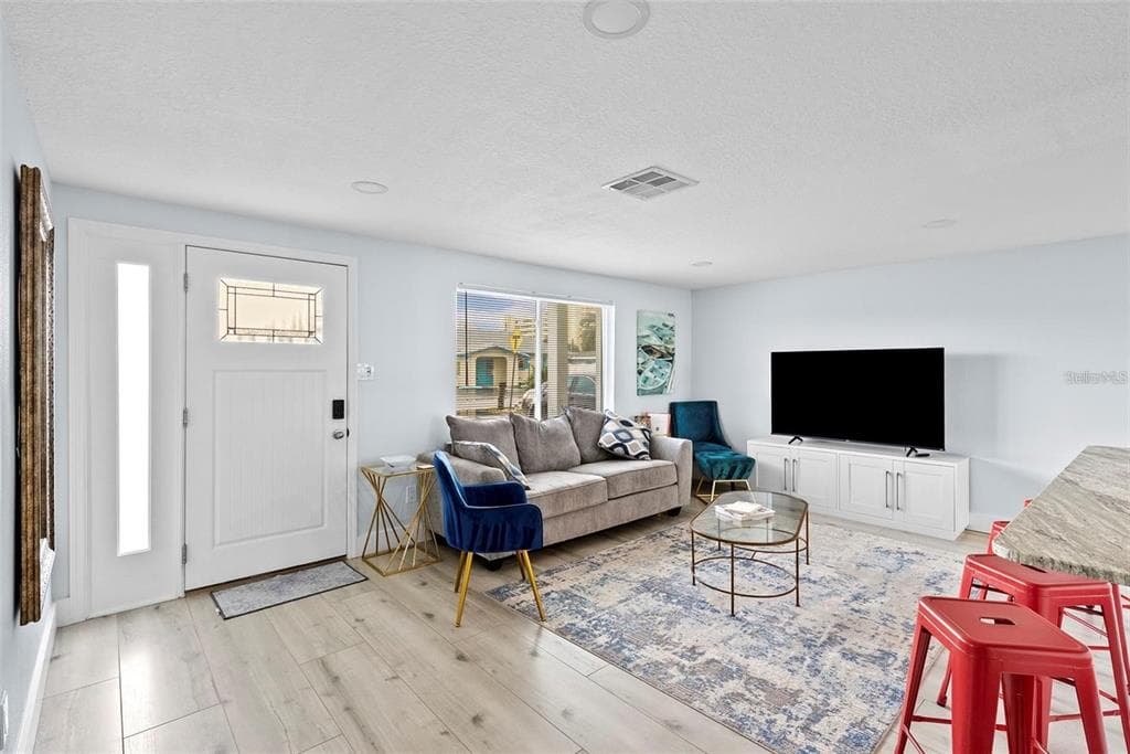 13704 VERONICA DRIVE photo 5