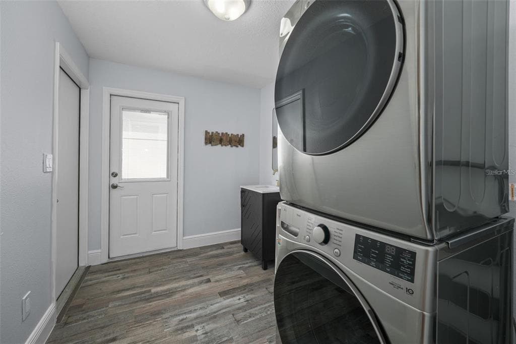 13704 VERONICA DRIVE photo 24