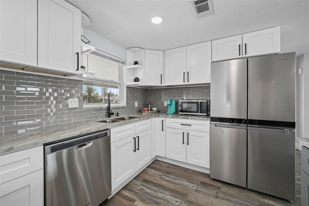 13704 VERONICA DRIVE photo 11