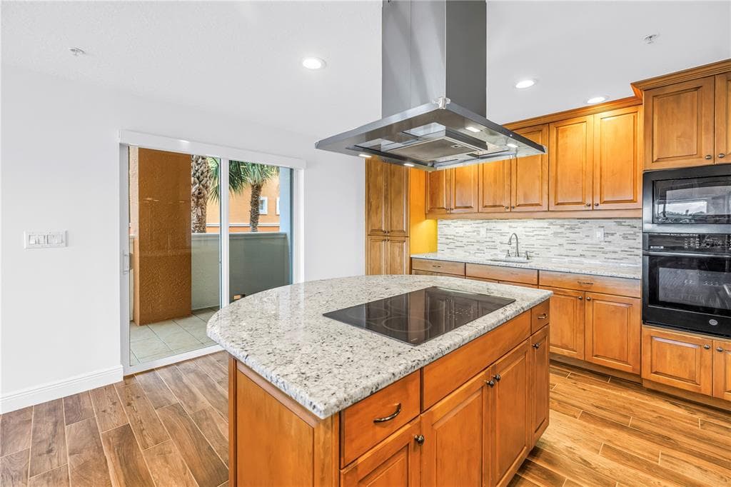 650 PINELLAS BAYWAY S 2101 photo 23