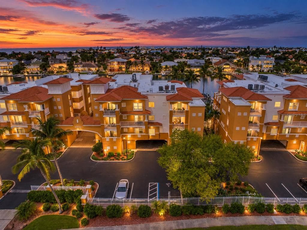 650 PINELLAS BAYWAY S 2101 photo 2