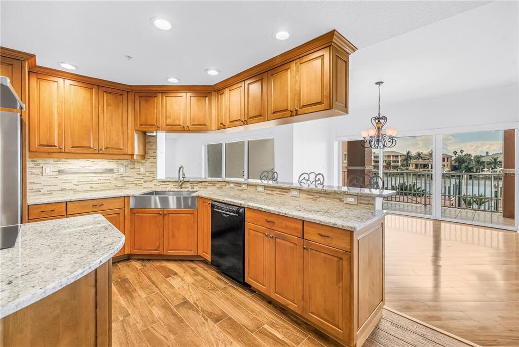 650 PINELLAS BAYWAY S 2101 photo 22