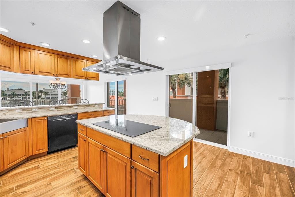 650 PINELLAS BAYWAY S 2101 photo 20