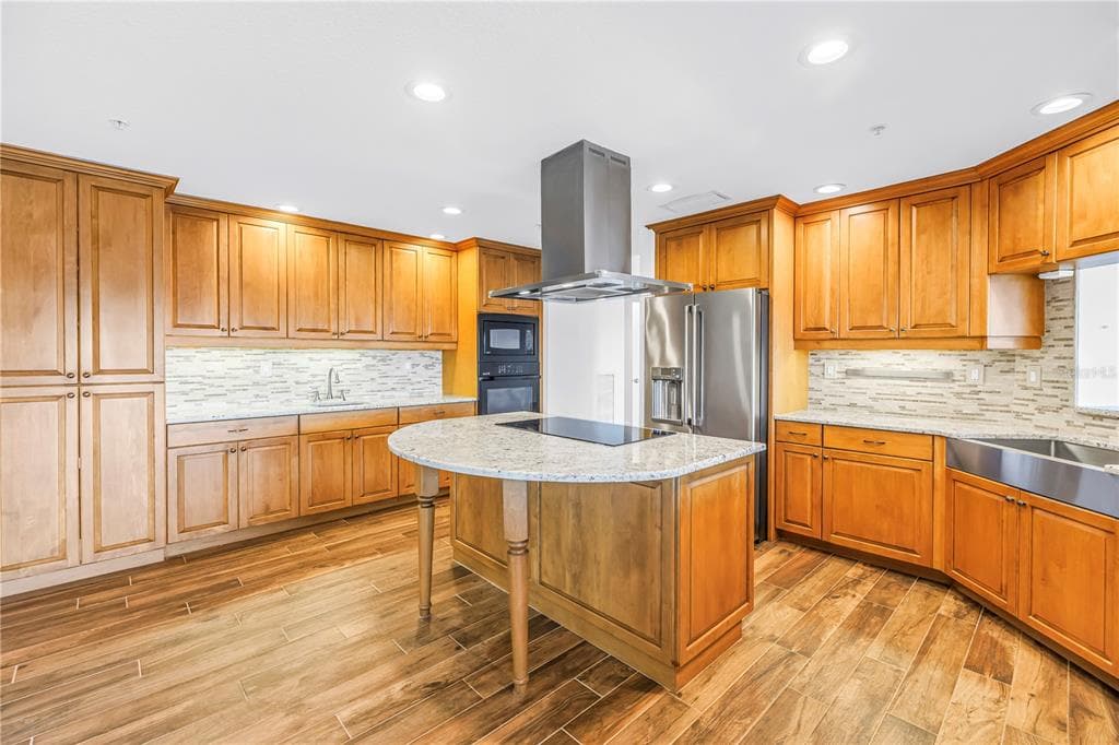 650 PINELLAS BAYWAY S 2101 photo 18