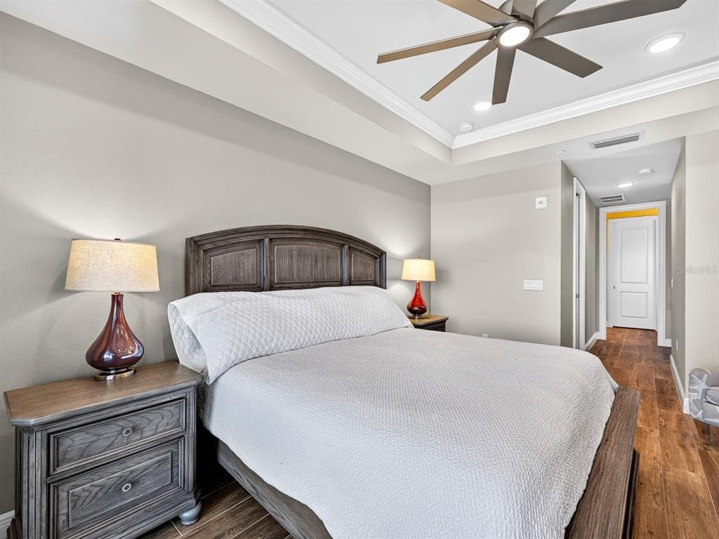 501 TAMIAMI TRAIL N 201 photo 23