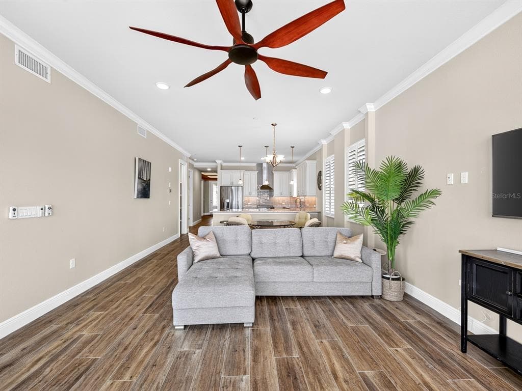 501 TAMIAMI TRAIL N 201 photo 12