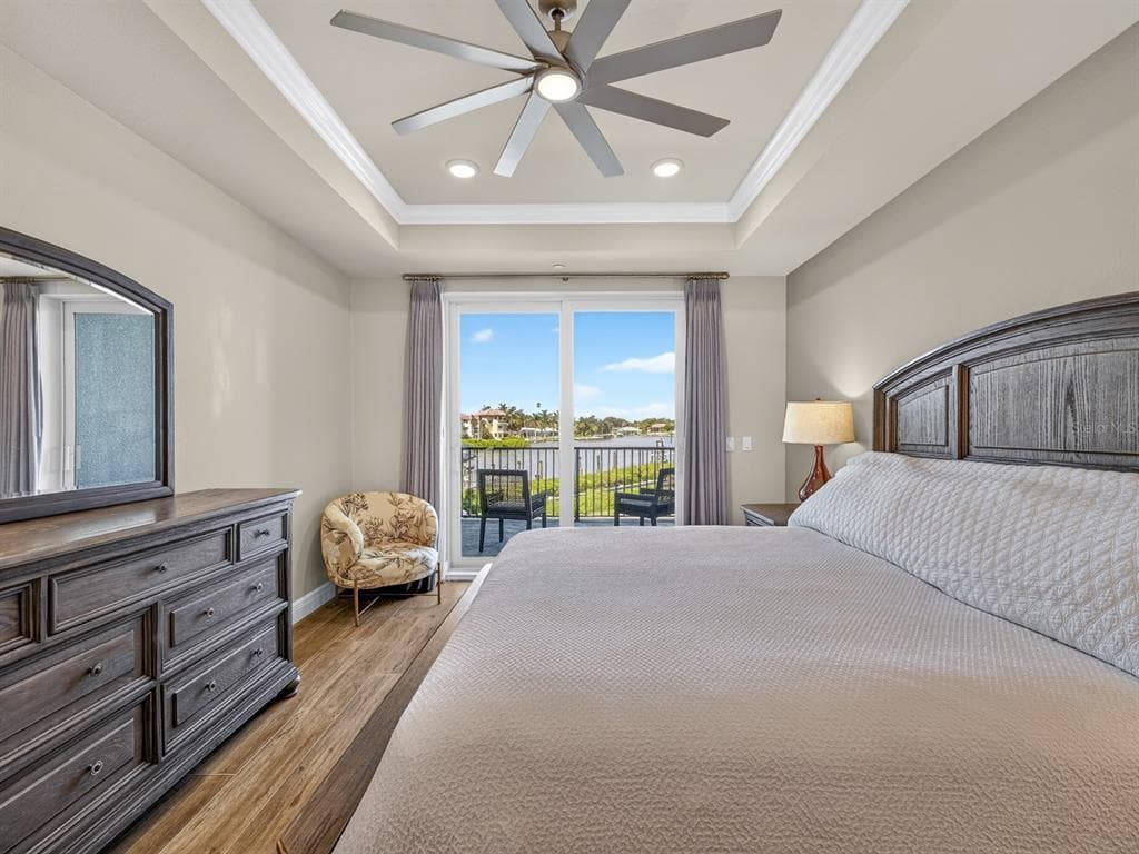 501 TAMIAMI TRAIL N 201 photo 22