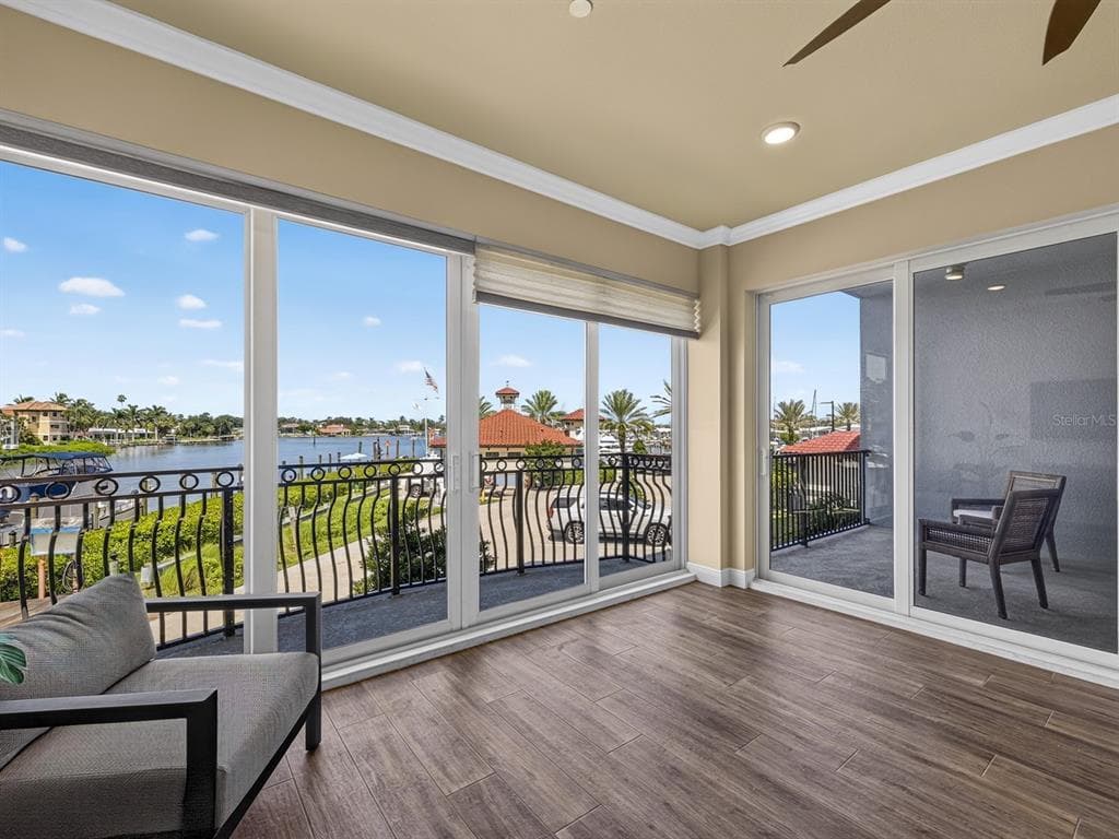 501 TAMIAMI TRAIL N 201 photo 9