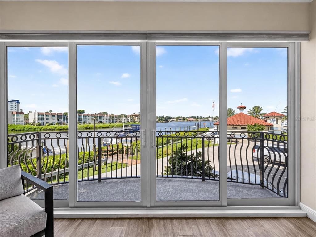 501 TAMIAMI TRAIL N 201 photo 8