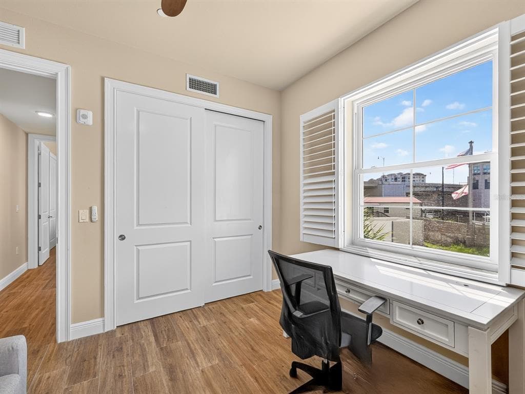 501 TAMIAMI TRAIL N 201 photo 21