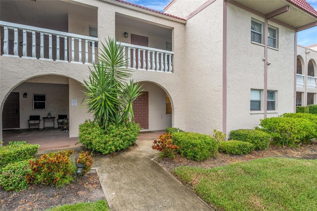 9700 STARKEY ROAD 113 photo 3