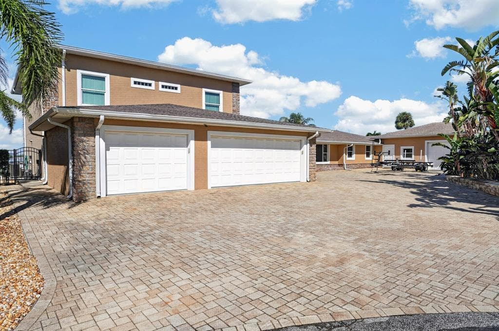 14 GRANVILLE CIRCLE photo 7