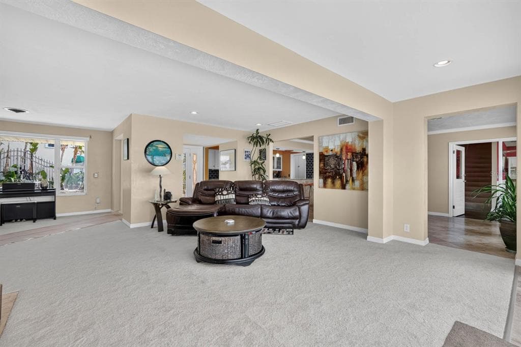 14 GRANVILLE CIRCLE photo 10