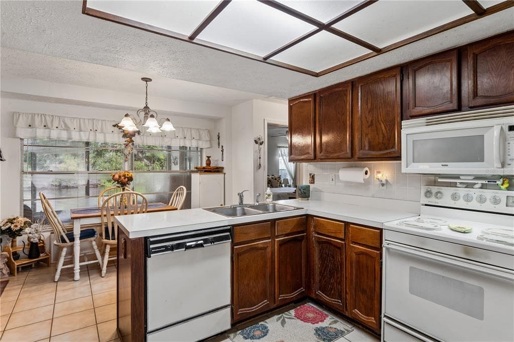 10739 DRUMMOND ROAD photo 14