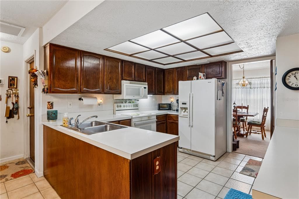 10739 DRUMMOND ROAD photo 15