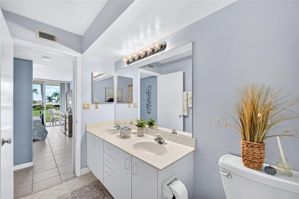 6021 BAHIA DEL MAR CIRCLE 137 photo 22