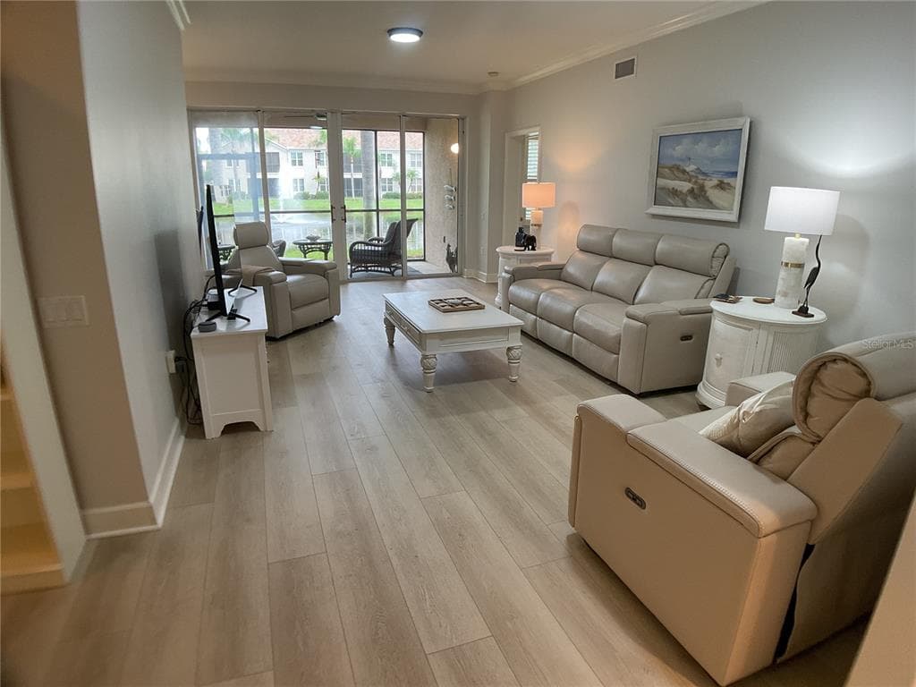 5235 PARISIENNE PLACE 101B28 photo 10