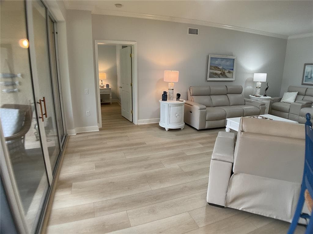 5235 PARISIENNE PLACE 101B28 photo 15