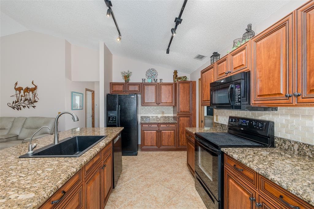 11810 SPANISH LAKE DRIVE photo 12