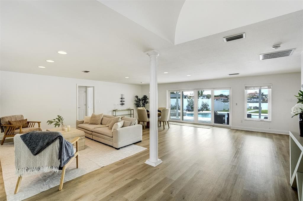 201 DRIFTWOOD LANE photo 3