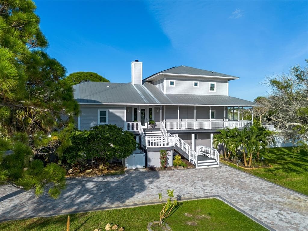 1538 RIVERSIDE DRIVE photo 3