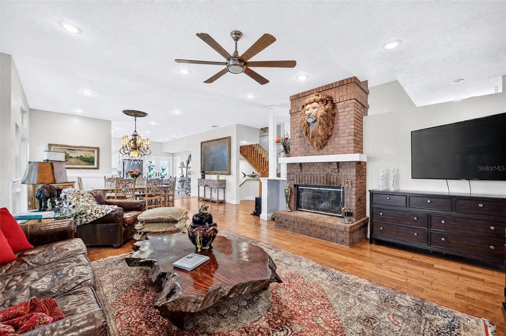 1538 RIVERSIDE DRIVE photo 9